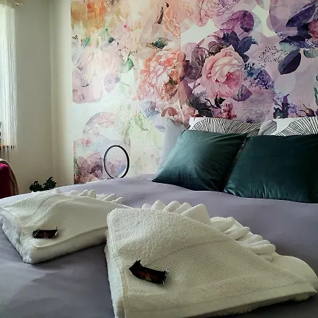 Flowerroom Con Bagno Privato Affittacamere